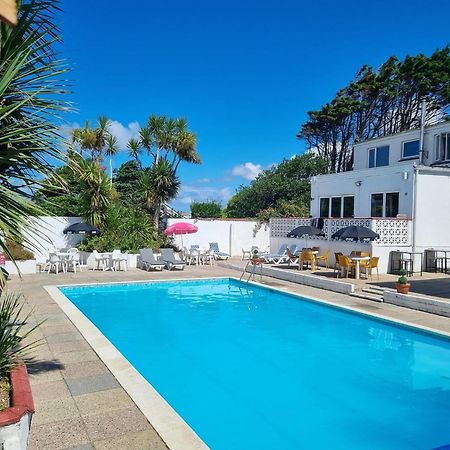 Pine Lodge Hotel New Quay エクステリア 写真