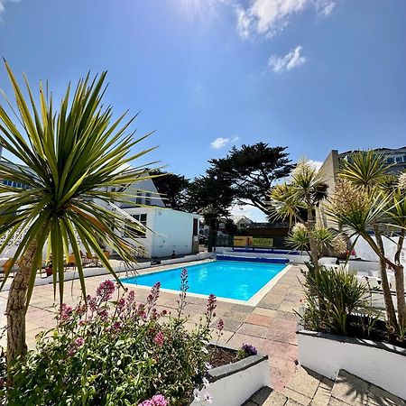 Pine Lodge Hotel New Quay エクステリア 写真