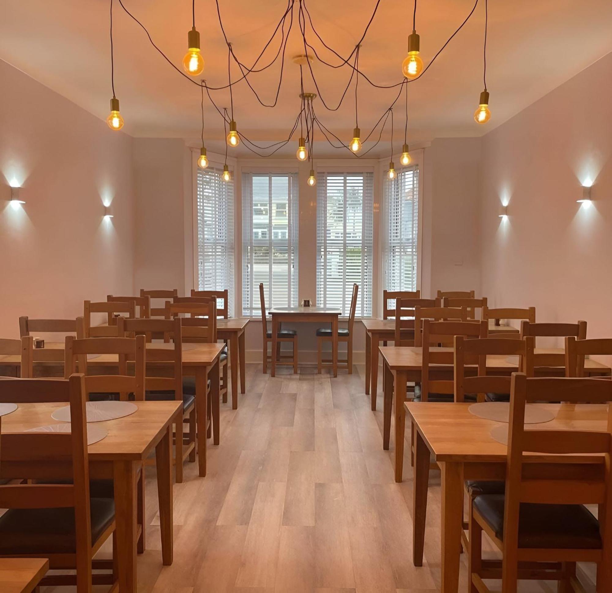 Pine Lodge Hotel New Quay エクステリア 写真