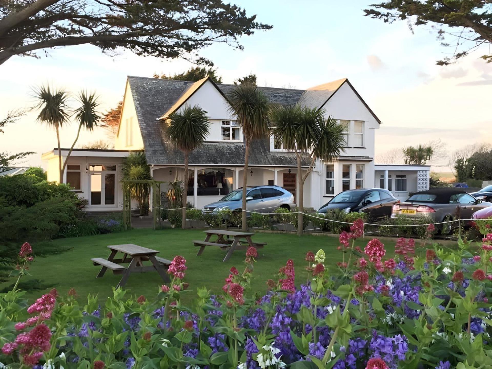 Pine Lodge Hotel New Quay エクステリア 写真
