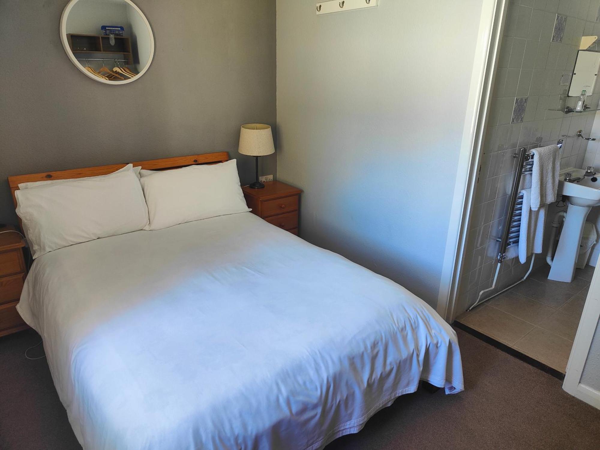 Pine Lodge Hotel New Quay エクステリア 写真