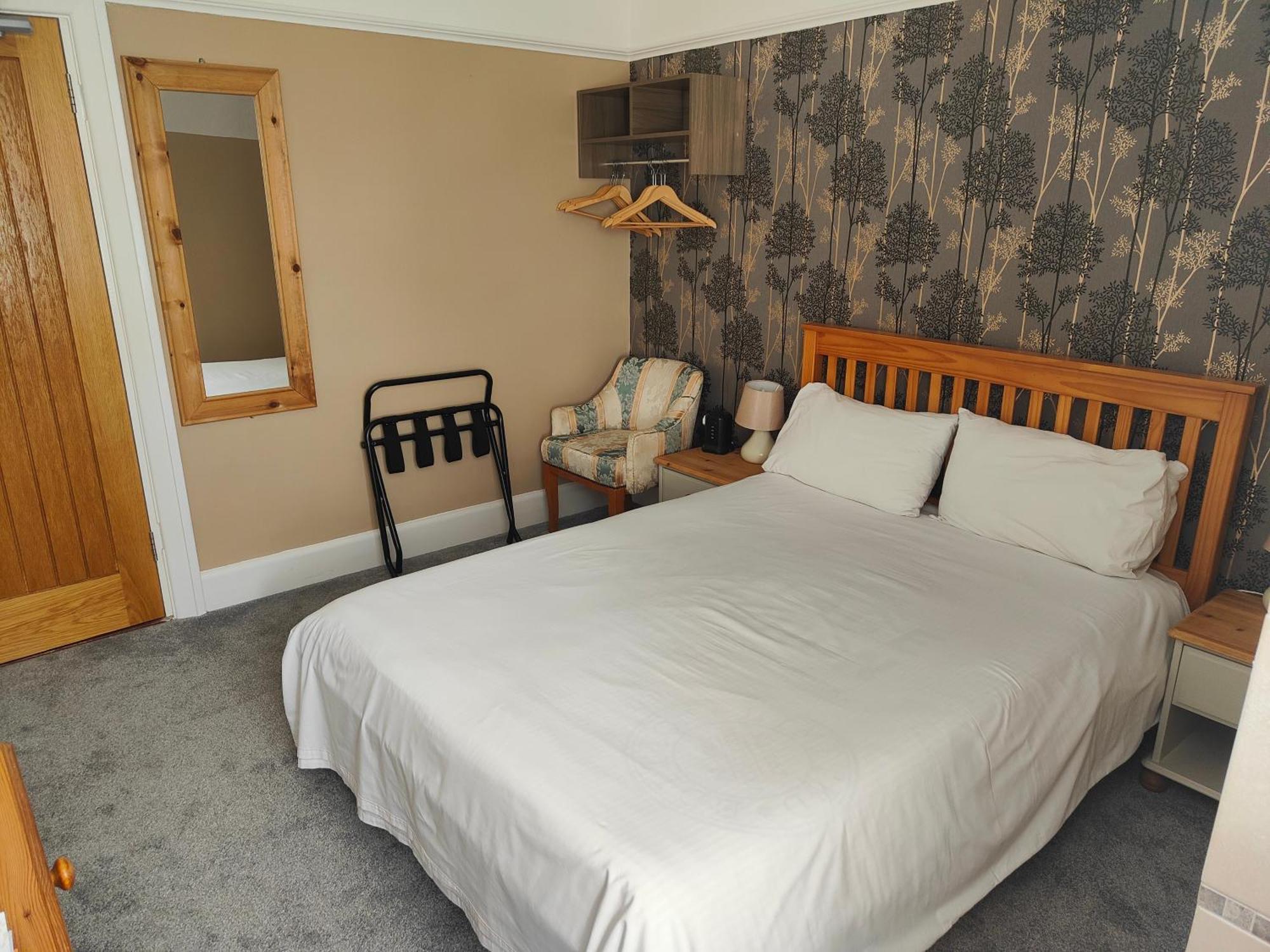Pine Lodge Hotel New Quay エクステリア 写真