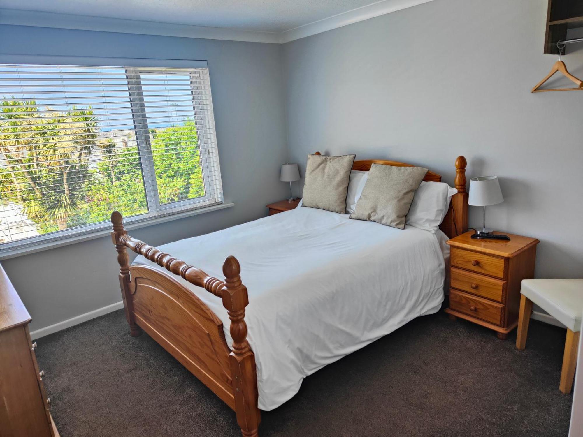 Pine Lodge Hotel New Quay エクステリア 写真