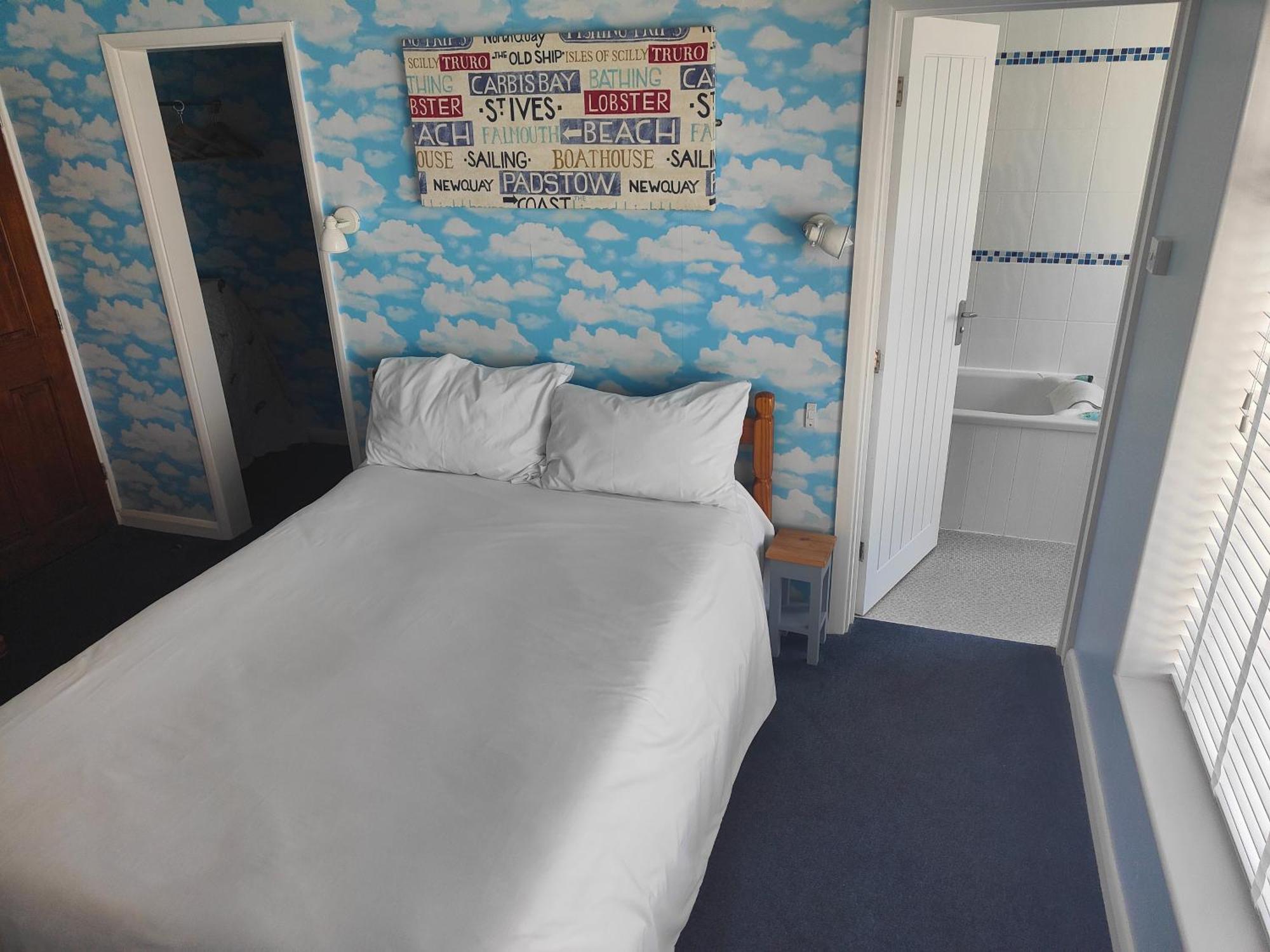 Pine Lodge Hotel New Quay エクステリア 写真