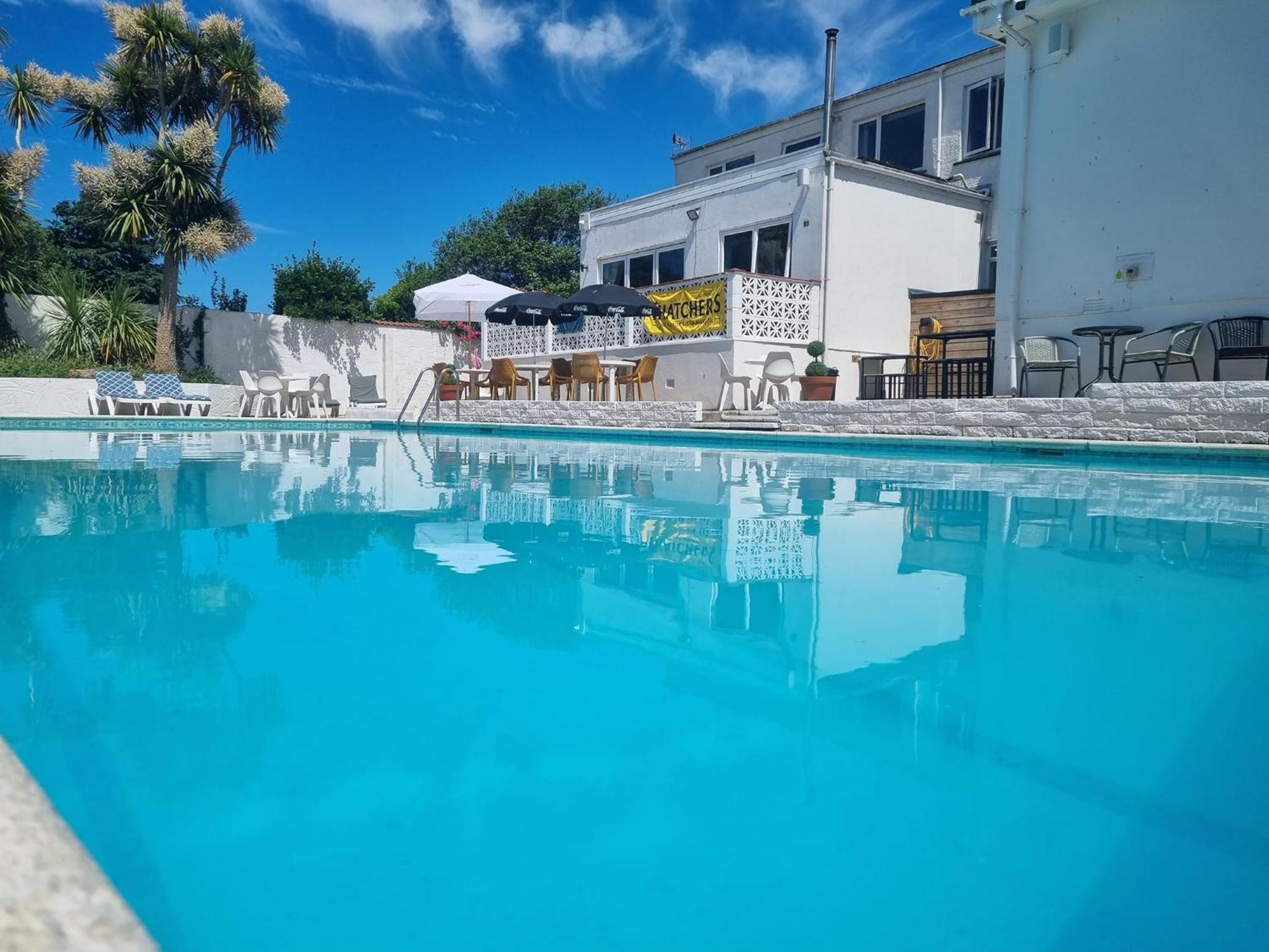 Pine Lodge Hotel New Quay エクステリア 写真