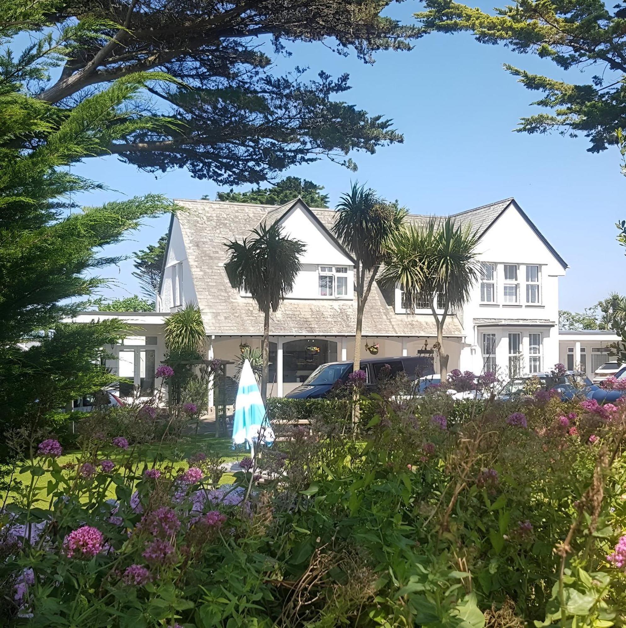 Pine Lodge Hotel New Quay エクステリア 写真