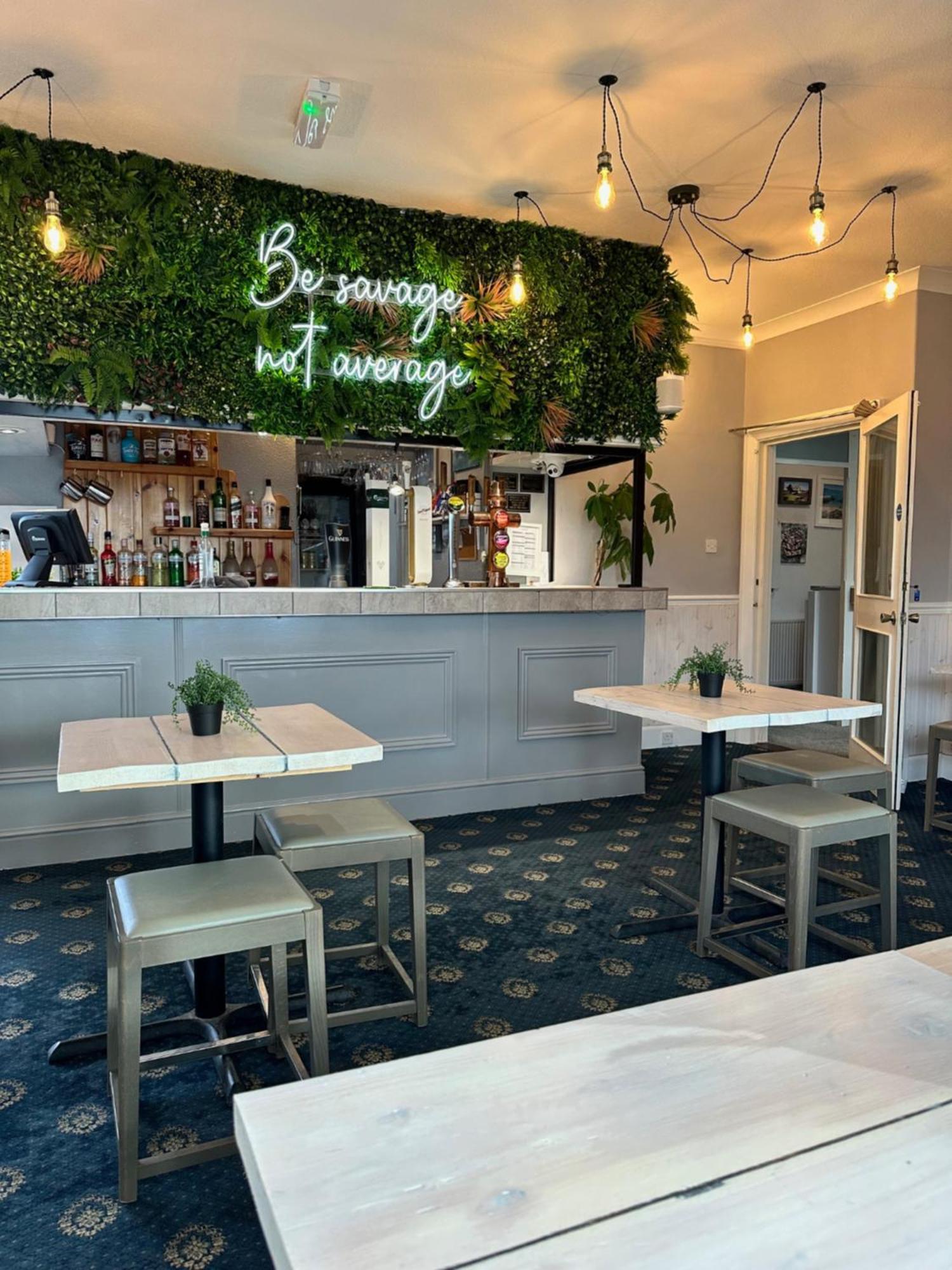 Pine Lodge Hotel New Quay エクステリア 写真