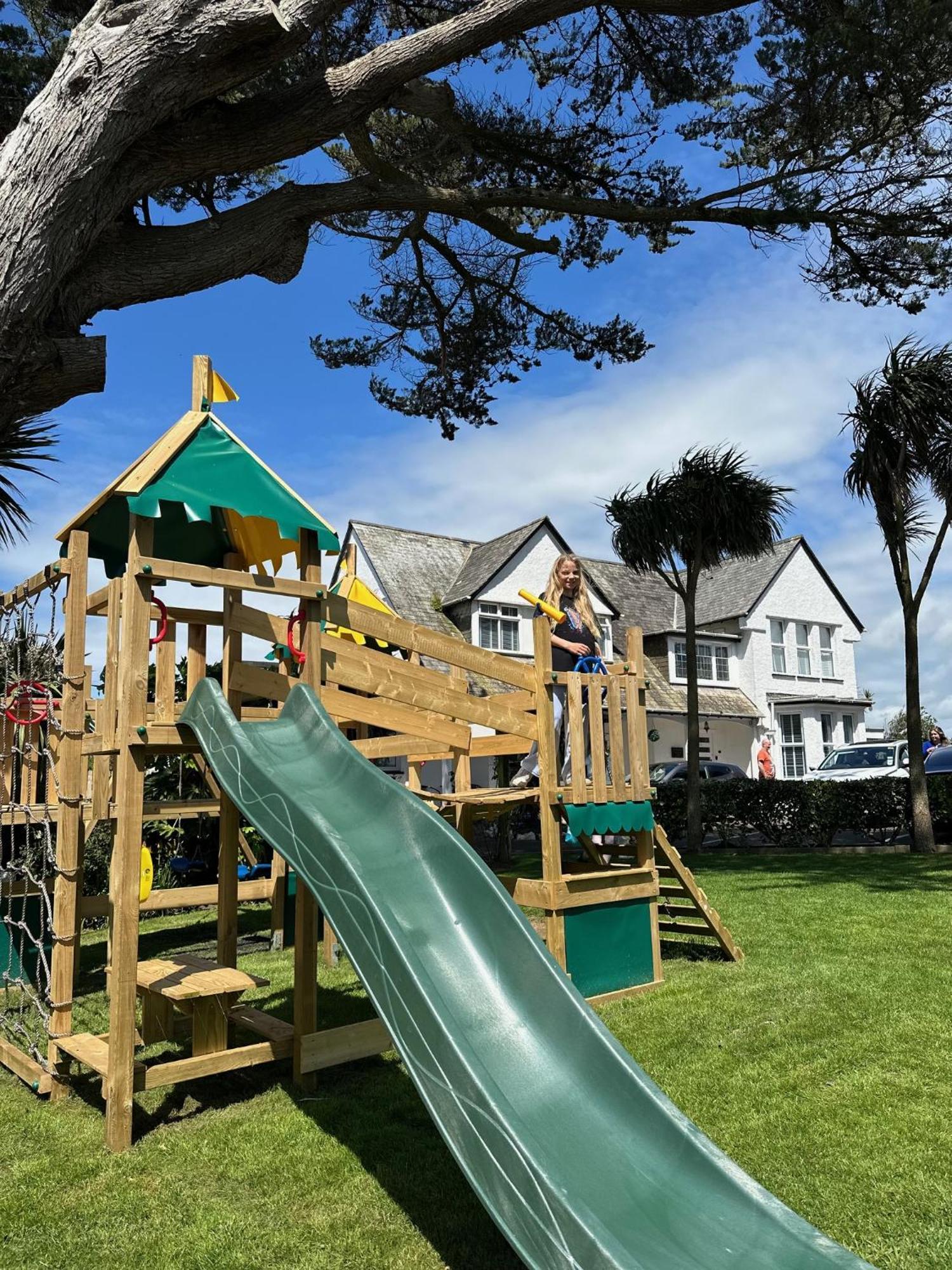 Pine Lodge Hotel New Quay エクステリア 写真