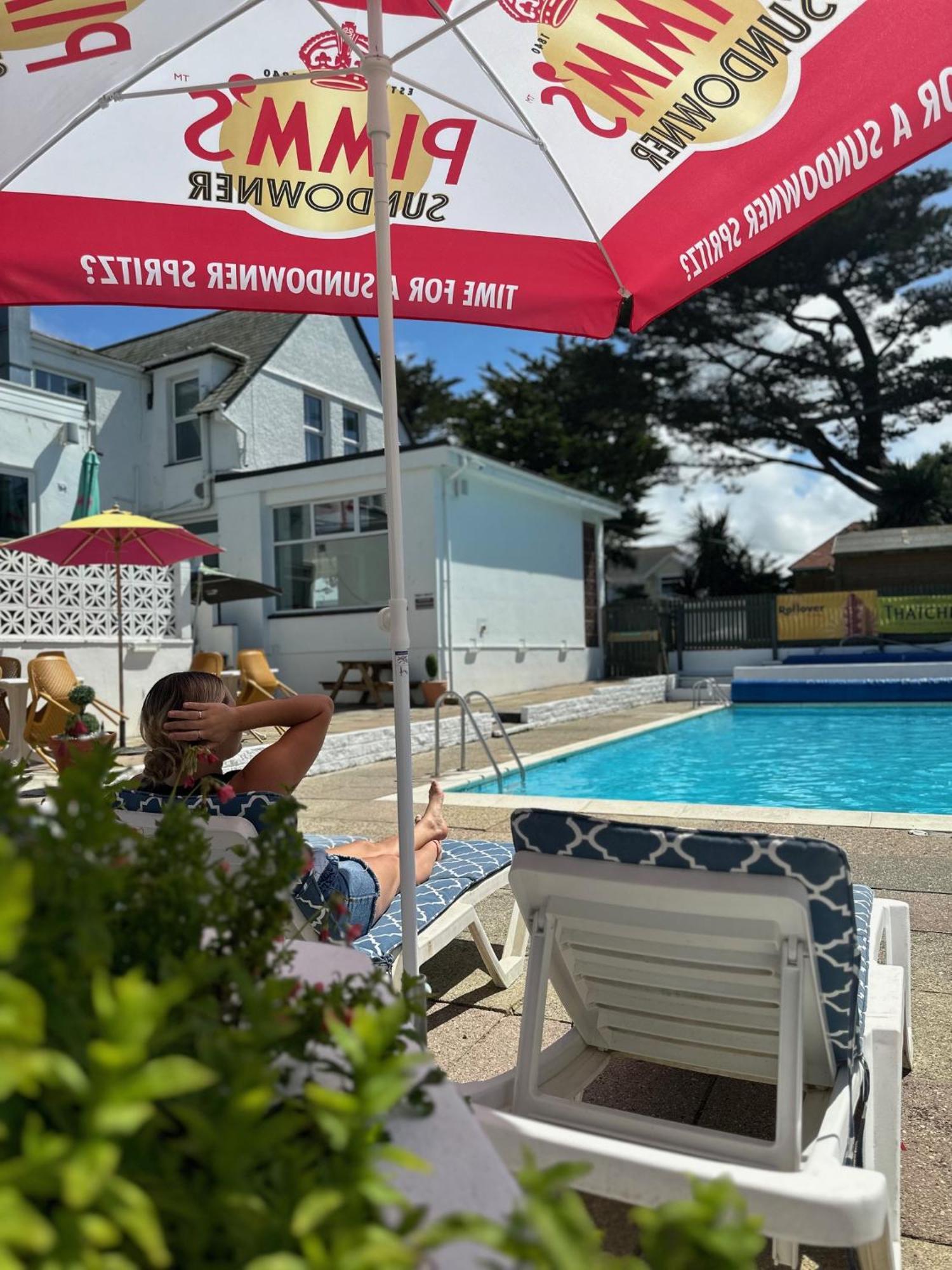 Pine Lodge Hotel New Quay エクステリア 写真